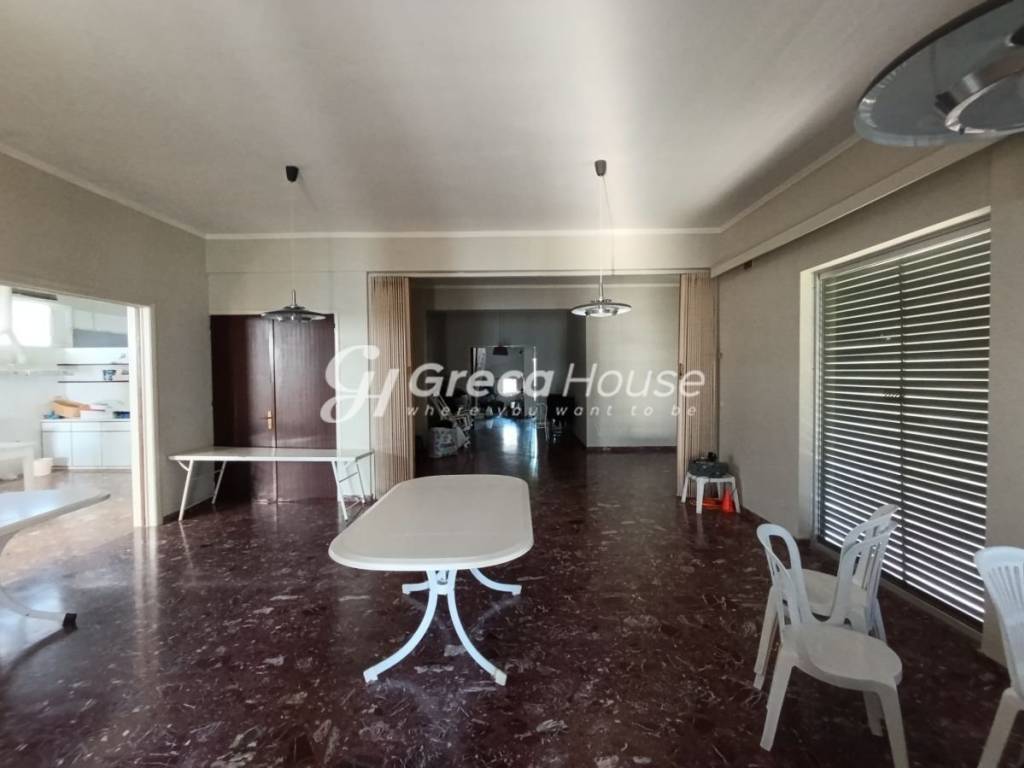 Μοναδικό Παραθαλάσσιο Κτίριο στο Πόρτο Ράφτη προς πώληση