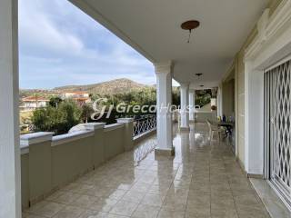 Seaside Villa with sea view for sale in Attica