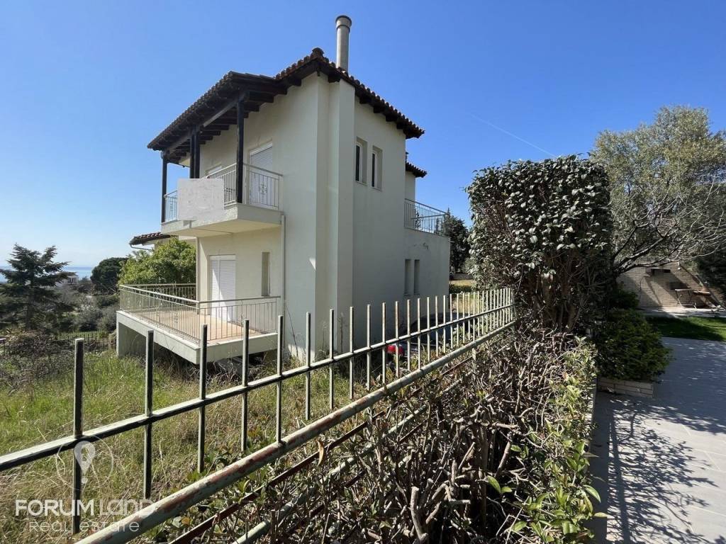 Forumland Real Estate, μονοκατοικία