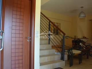 ΕΙΣΟΔΟΣ ΚΑΤΟΙΚΙΑΣ