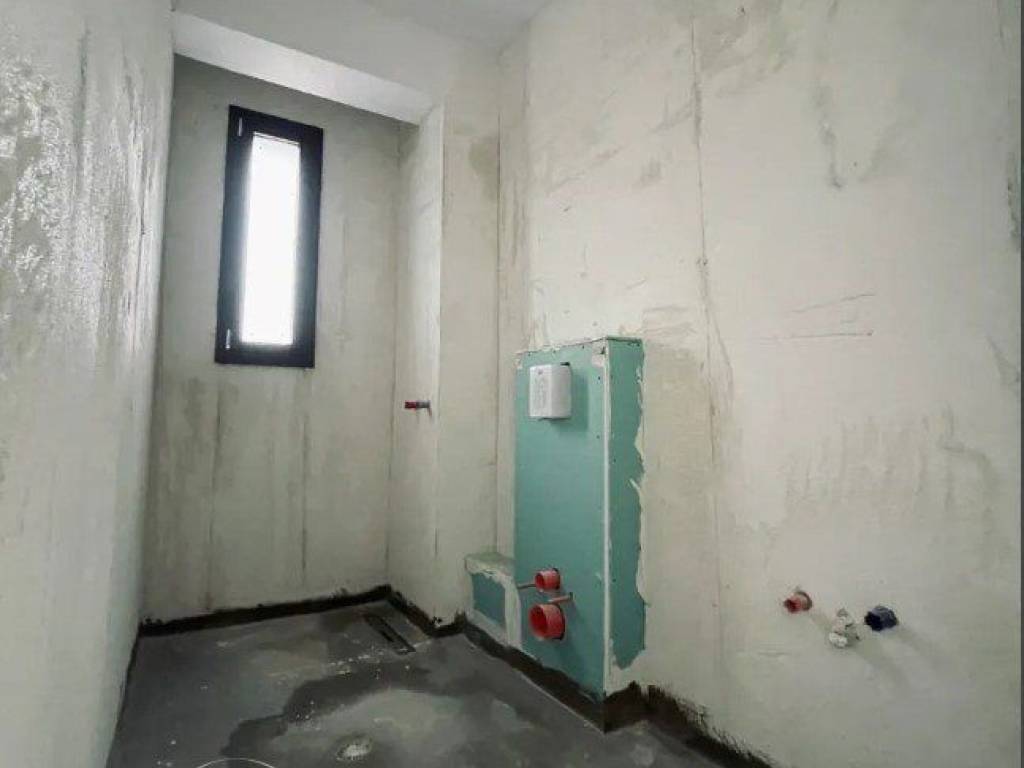 Forumland Real Estate, τοιχοποιία