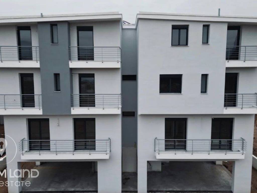 Forumland Real Estate, τοιχοποιία