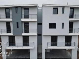 Forumland Real Estate, τοιχοποιία