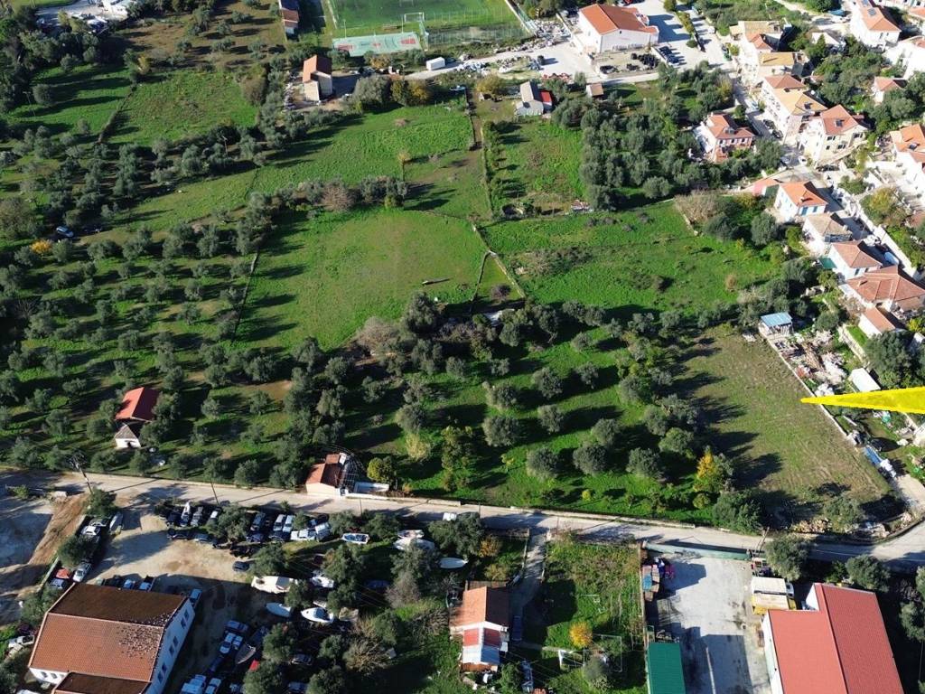 Aerial view and location of property