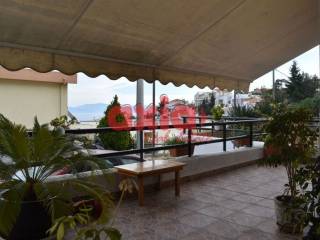 Kavala, DEPOS: Refurbished Apartment of 57 sq.m. +7.5 sqm storage and own parking space. It is sunny with sea view, frontage, mezzanine, autonomous oil heating and 2 inverter air conditioners. It consists of 1 room, 1 living room with kitchen, storer