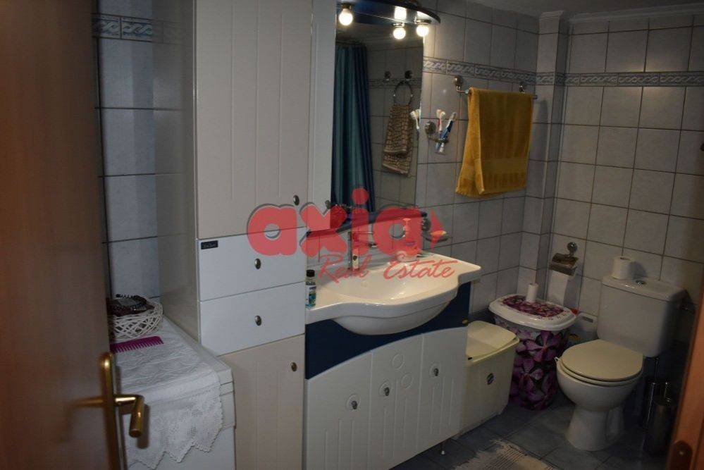 Kavala, DEPOS: Refurbished Apartment of 57 sq.m. +7.5 sqm storage and own parking space. It is sunny with sea view, frontage, mezzanine, autonomous oil heating and 2 inverter air conditioners. It consists of 1 room, 1 living room with kitchen, storer