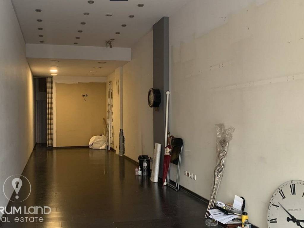 Forumland Real Estate, κατάστημα