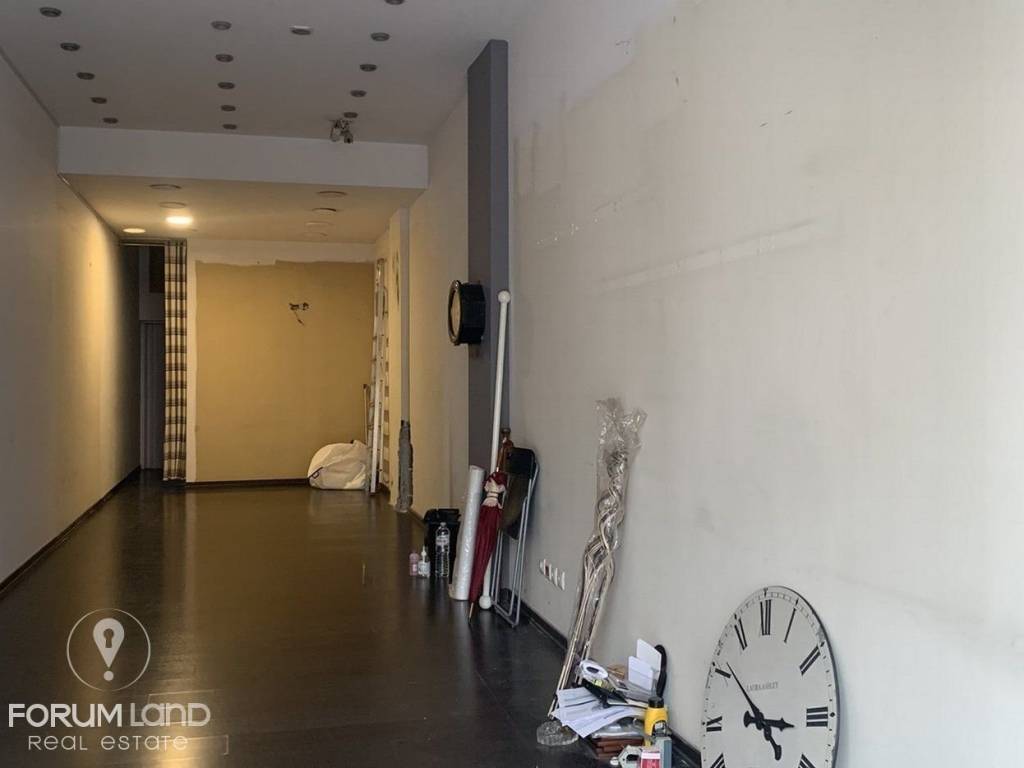 Forumland Real Estate, Κατάστημα