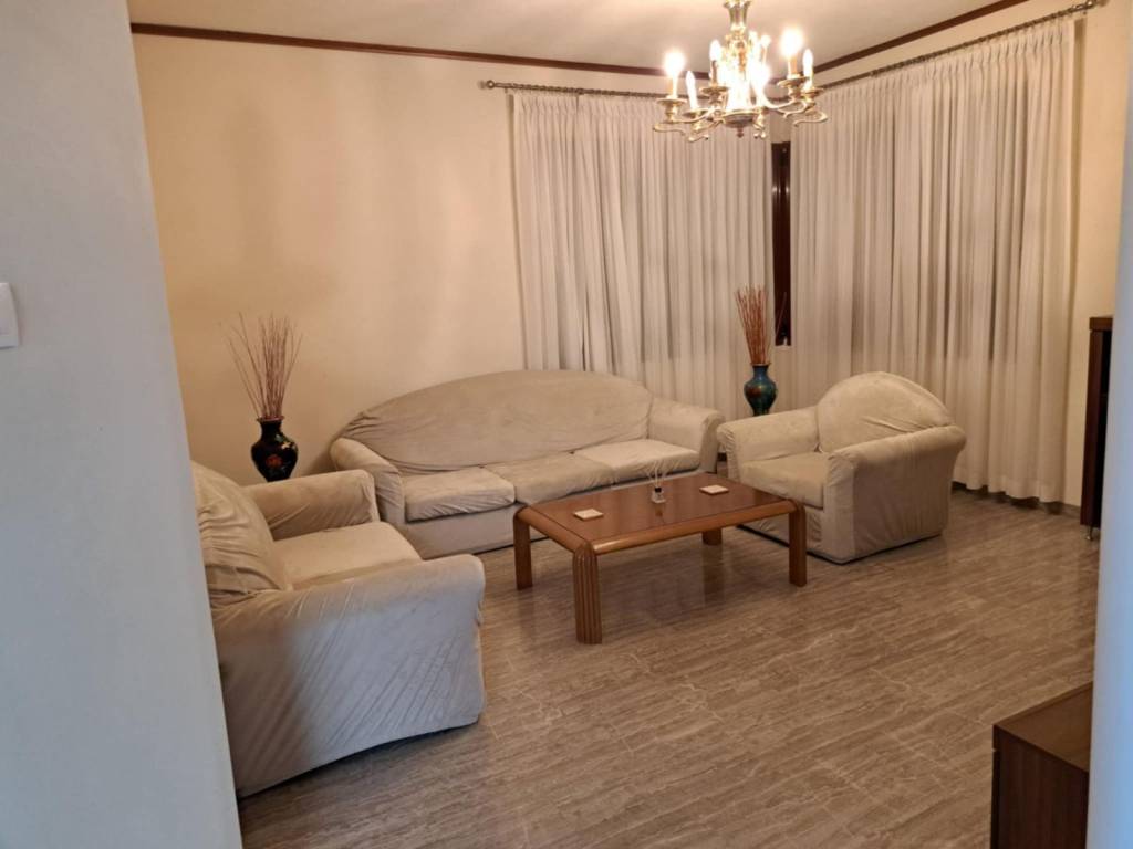 SALONI PROTOY OROPHOY