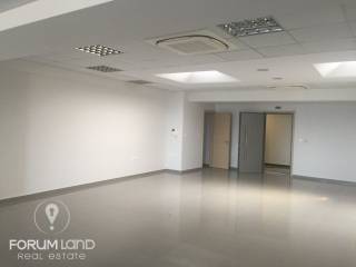 Forumland Real Estate , Eίσοδος