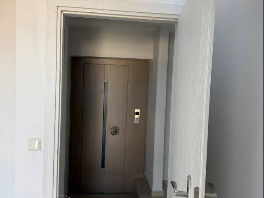 Forumland Real Estate, Ανελκυστήρας