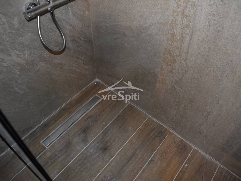 ΚΑΜΠΙΝΑ ΛΟΥΤΡΟΥ