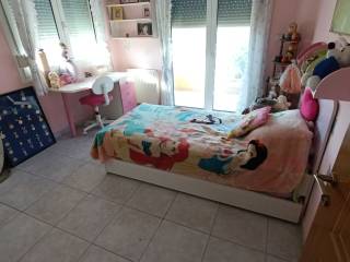 ΔΕΥΤΕΡΟ ΕΠΙΠΕΔΟ ΤΡΙΤΟ ΔΩΜΑΤΙΟ ΜΕ ΝΤΟΥΛΑΠΑ