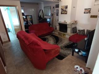 ΣΑΛΟΚΟΥΖΙΝΑ ΙΣΟΓΕΙΟΥ