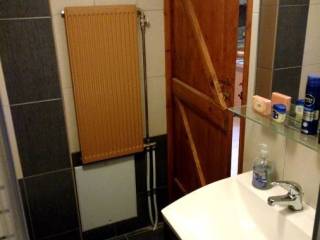 Λουτρό ορόφου (φωτογραφία 1 από 3)