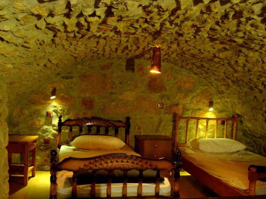 Υπνοδωμάτιο ισογείου (σε πατάρι)