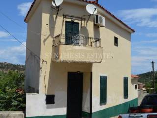 Από την πλευρά αυτή φαίνονται μόνο οι 2 όροφοι