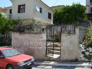 Η 2 είσοδος από τον κήπο