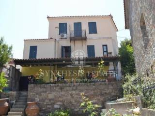 Από την πλευρά αυτή φαίνονται και τα 3 επίπεδα