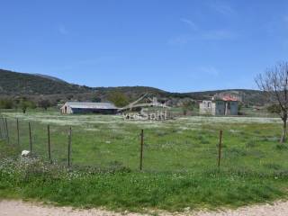 ΦΩΤΟΓΡΑΦΙΑ ΑΓΡΟΤΕΜΑΧΙΟΥ