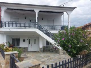 PROSOPSE TES MONOKATOIKIAS