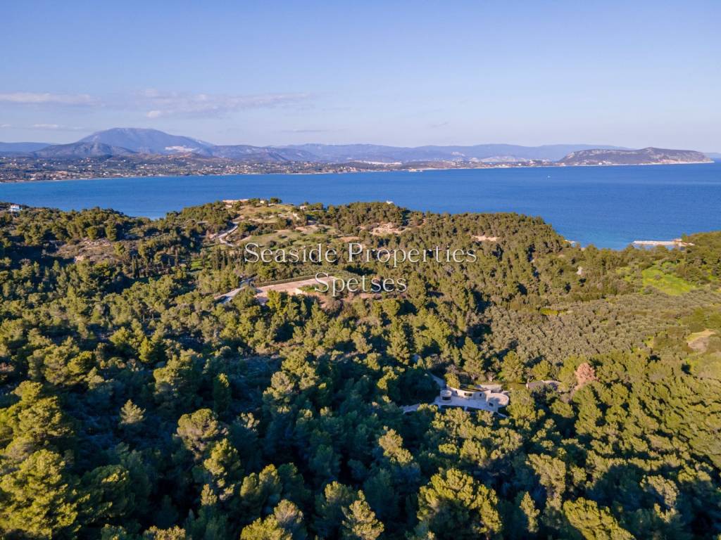 Γειτονική περιοχή (Ιδιοκτησία Μ. Κυριακού)