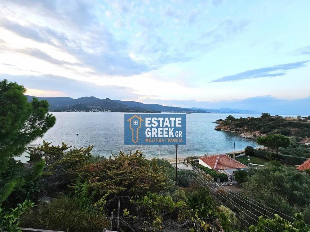 ★ 50m from the sea ★ 5 bedrooms + 3 bathrooms ★ Closed parking ★ 