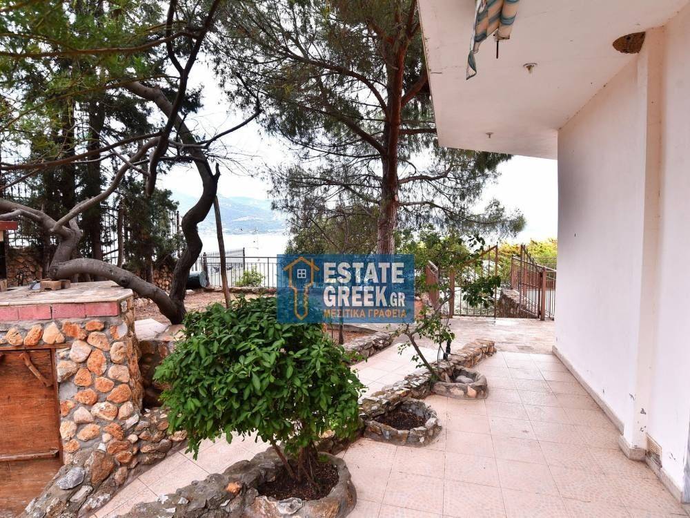 ★ 50m from the sea ★ 5 bedrooms + 3 bathrooms ★ Closed parking ★ 