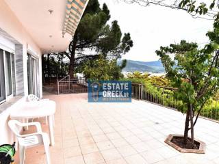 ★ 50m from the sea ★ 5 bedrooms + 3 bathrooms ★ Closed parking ★ 