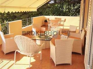 Μπαλκόνι εμπρός