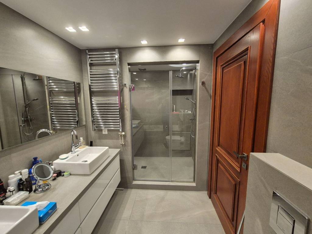 1ος όροφος \\ Μπάνιο master υπνοδωματίου