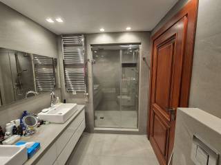 1ος όροφος \\ Μπάνιο master υπνοδωματίου