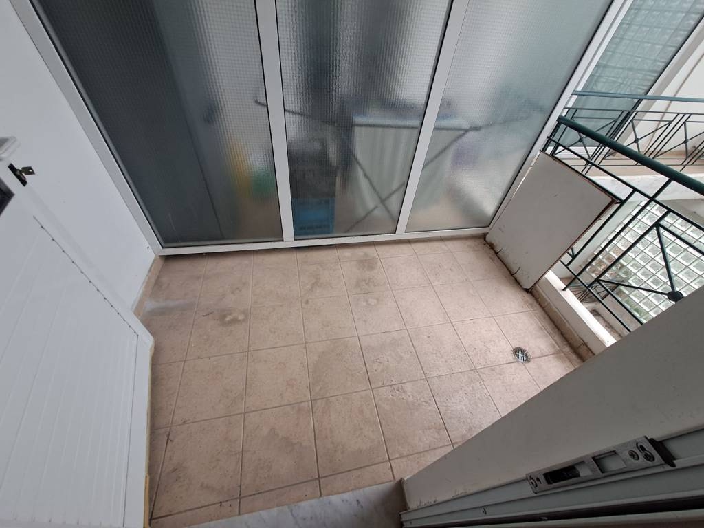 2-Ο ΜΙΚΡΟ ΜΠΑΛΚΟΝΙ ΚΟΥΖΙΝΑΣ-ΣΑΛΟΝΙΟΥ 2Μ*2Μ