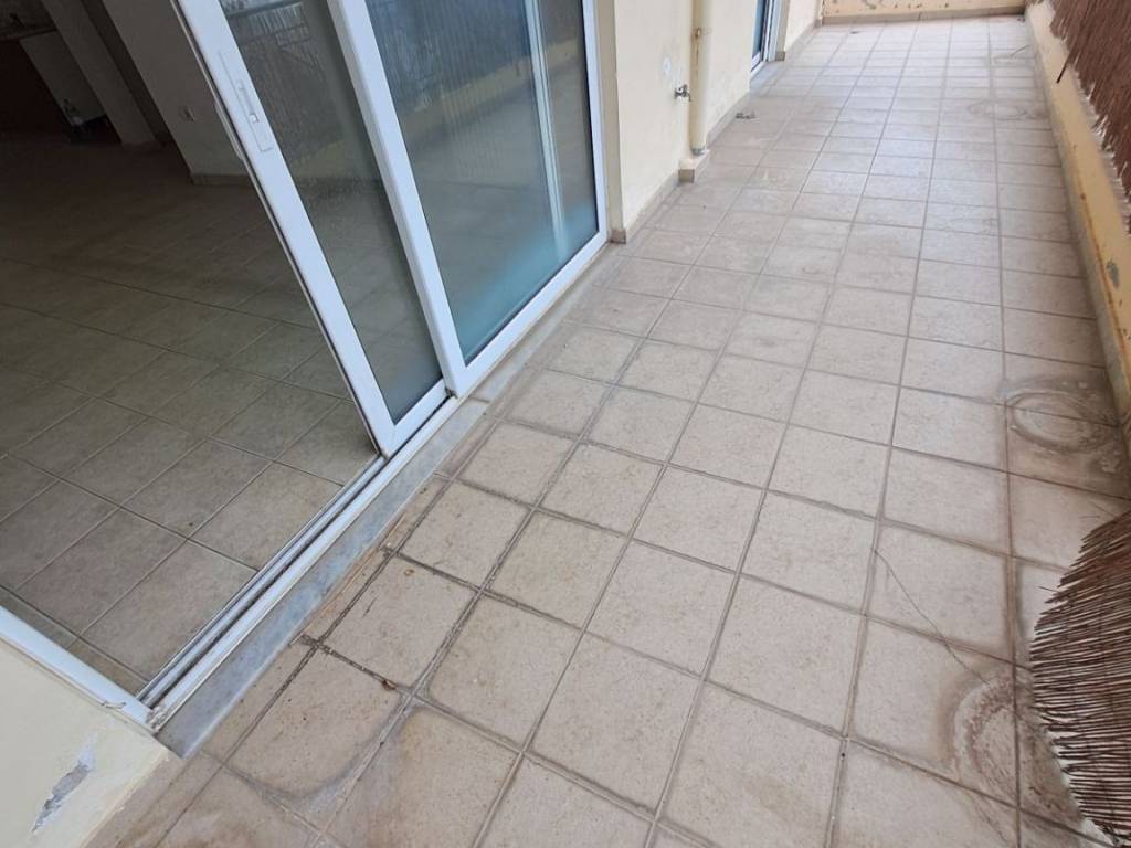 ΤΕΡΑΣΤΙΟ ΜΠΑΛΚΟΝΙ 2,2Μ *6,5Μ  ΣΤΟΝ ΑΚΑΛΥΠΤΟ,ΒΛΕΠΕΙ  ΠΡΑΣΙΝΟ