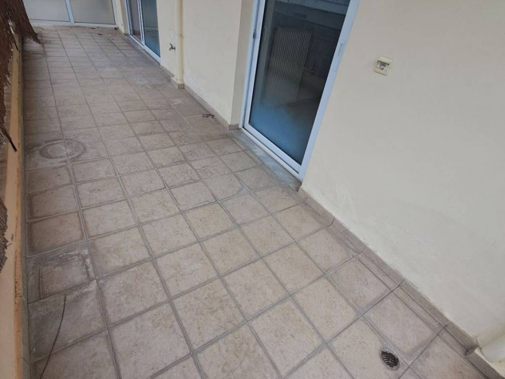 ΤΕΡΑΣΤΙΟ ΜΠΑΛΚΟΝΙ 2,2Μ *6,5Μ  ΣΤΟΝ ΑΚΑΛΥΠΤΟ,ΒΛΕΠΕΙ  ΠΡΑΣΙΝΟ