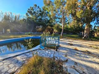 ★ Renovation 2023 ★ 8 rooms ★ Plot 2560 ★ Swimming pool  