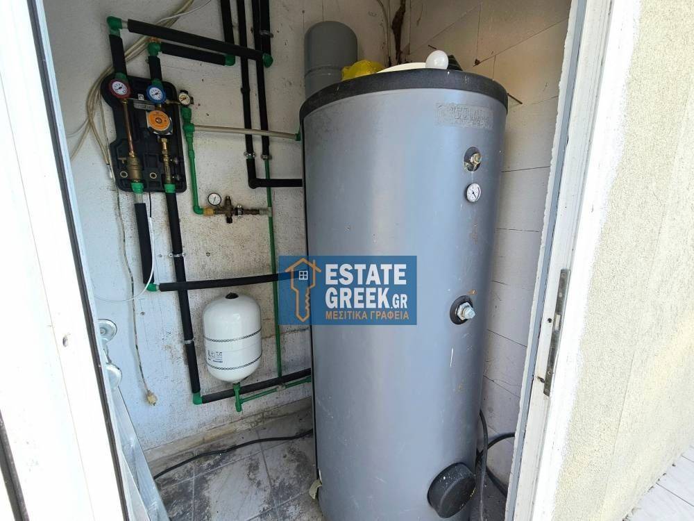 ★ Renovation 2023 ★ 8 rooms ★ Plot 2560 ★ Swimming pool  