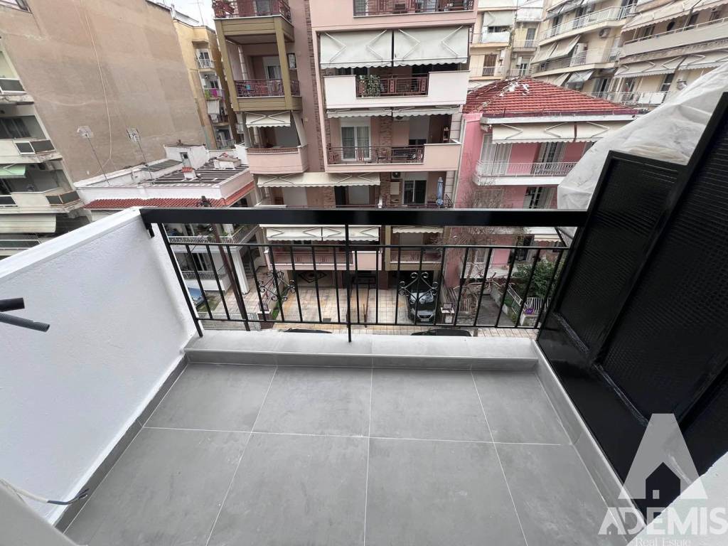 Εμπρόσθιο 105.000€