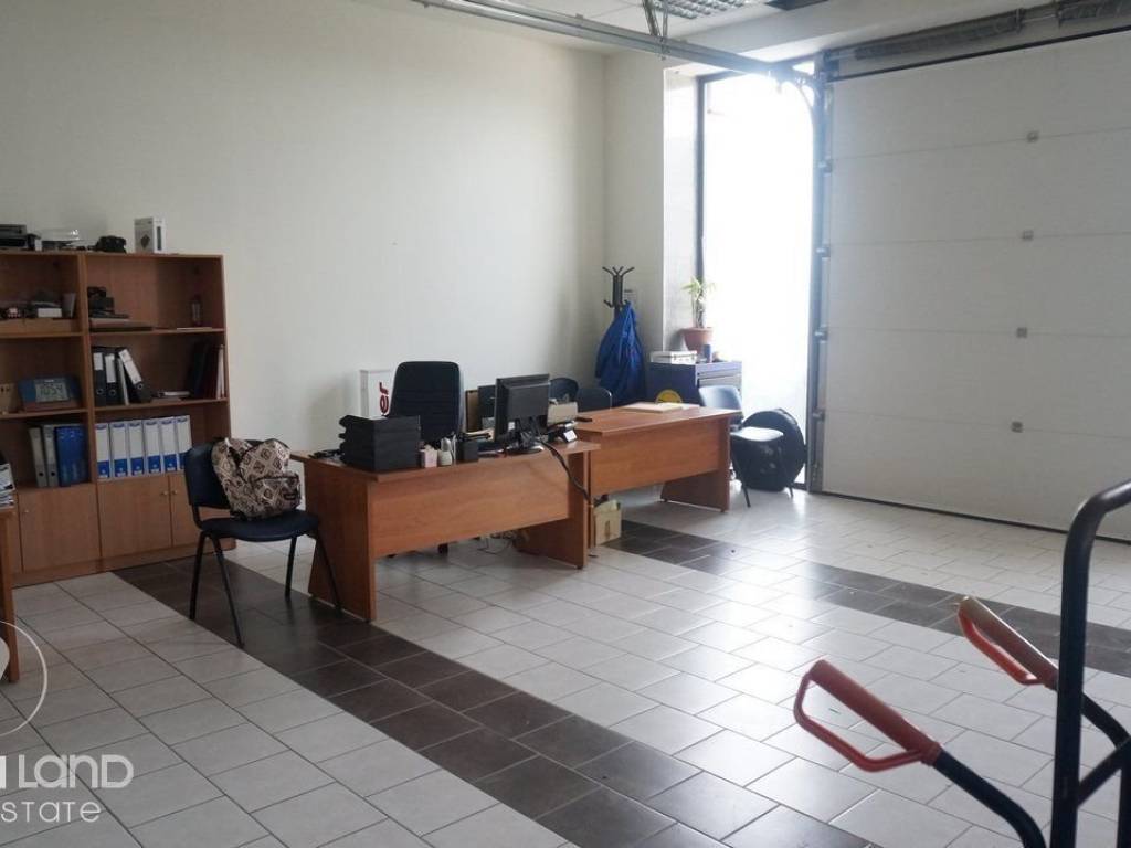 Forumland Real Estate, επαγγελματικός χώρος