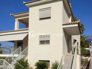 Detached house with sea view for sale in Evia.