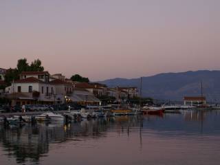 STO GALAXIDI YPARCHOYN MINI MARKET, PHARMAKEIA, ESTIATORIA K.A