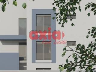 Poleitai ypo kataskeye mezoneta 80t.m. 2 epipedon me sophita. Ston kato oropho  yparchei 1 ypnodomatio , salonokoyzina kai  mpanio. 