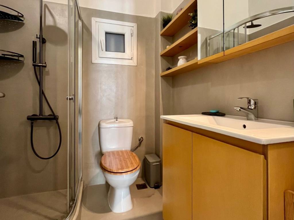 exarcheia_residential_apartment_for_sale