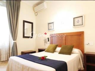 Ξενοδοχείο με 24 δωμάτια προς πώληση στο Λουτράκι