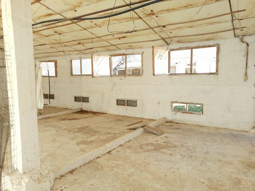 TMEMA APO TO ESOTERIKO TON KTERION