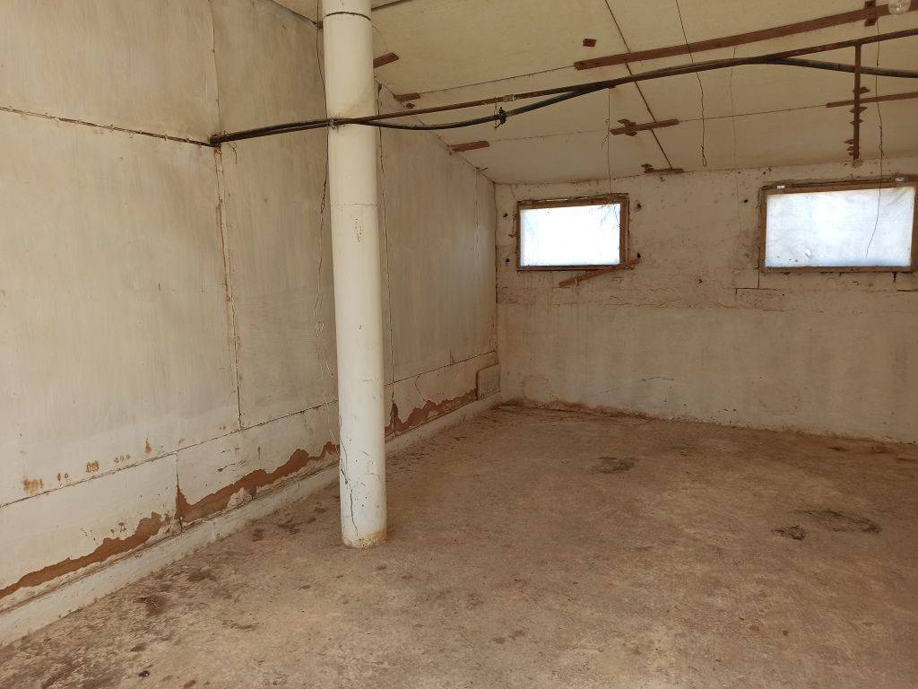 TMEMA APO TO ESOTERIKO TON KTERION