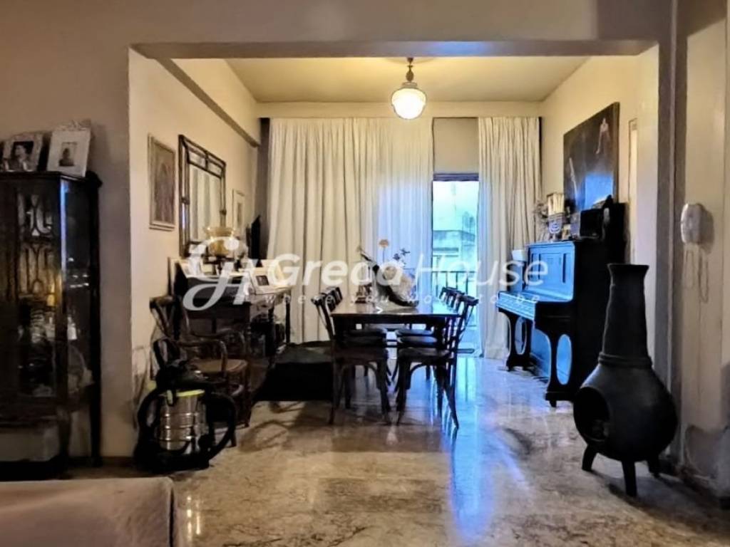 Μεγάλο Διαμέρισμα προς Πώληση στην Κυψέλη Φωκίωνος Νέγρη