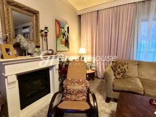 Μεγάλο Διαμέρισμα προς Πώληση στην Κυψέλη Φωκίωνος Νέγρη