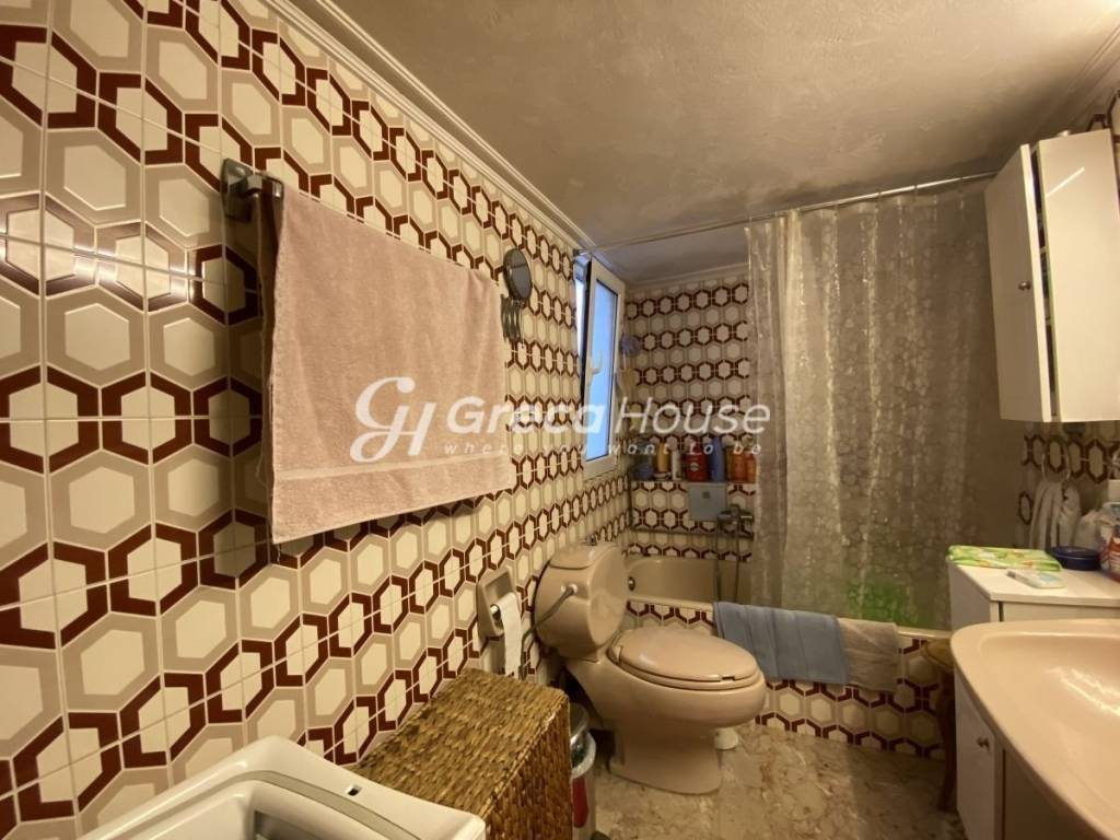 Large Apartment for Sale in Kypseli Fokionos Negri