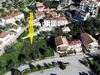 Aerial view and location of the property